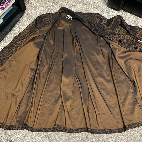 Vintage swingy leopard print raincoat - Picture 9 of 10